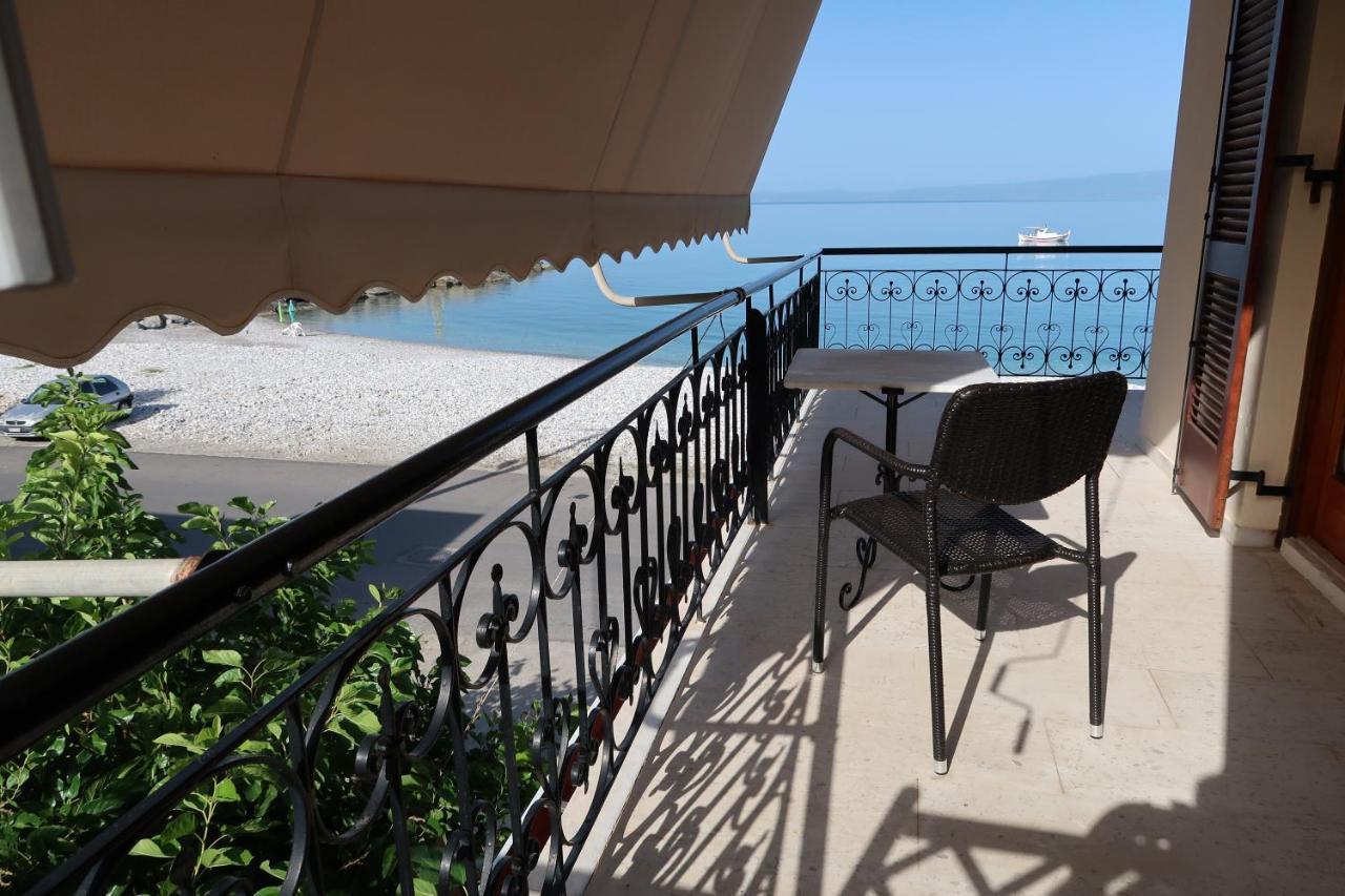 Akrogiali Beach Apartments エクステリア 写真